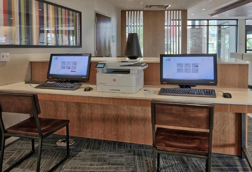 هتل Holiday Inn Express & Suites Broomfield, An Ihg