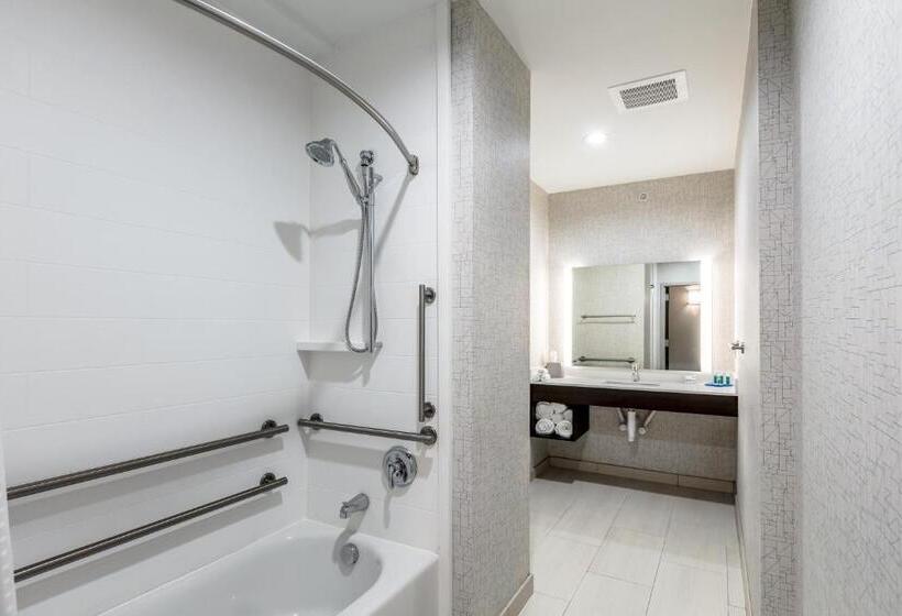 هتل Holiday Inn Express & Suites Jersey City North   Hoboken, An Ihg