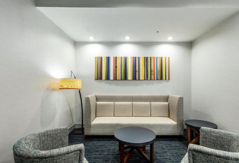 هتل Holiday Inn Express & Suites Jersey City North   Hoboken, An Ihg