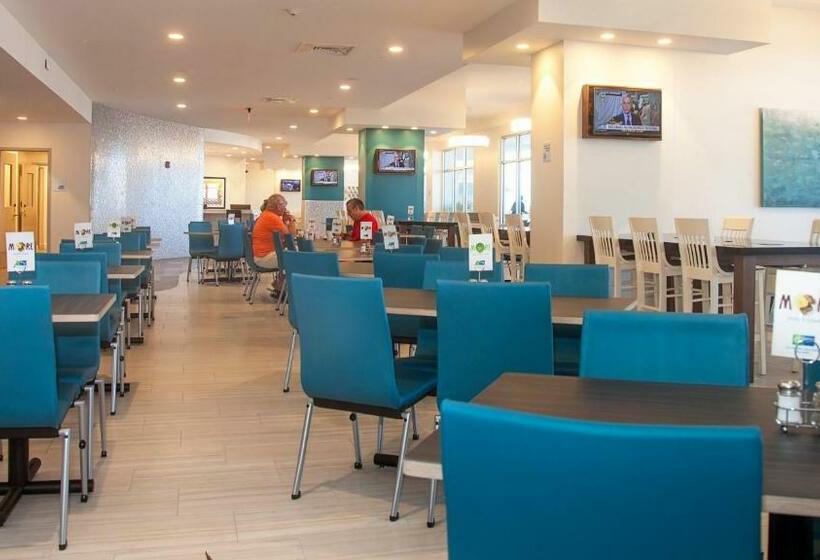 ホテル Holiday Inn Express & Suites Panama City Beach Beachfront, An Ihg