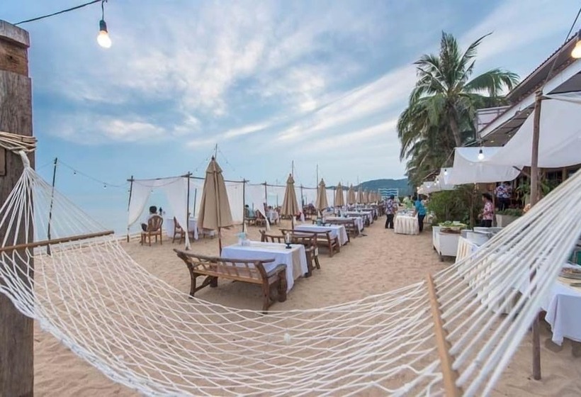 هتل Maldives Beach Resort
