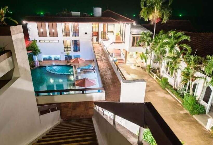 هتل Maldives Beach Resort