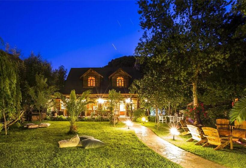 هتل Tranquilla River Lodge Adults Only