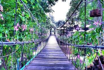 Pruksa Valley Resort   Hostel
