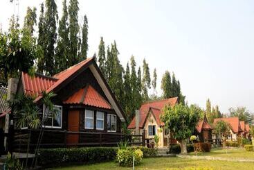 Pruksa Valley Resort   Hostel