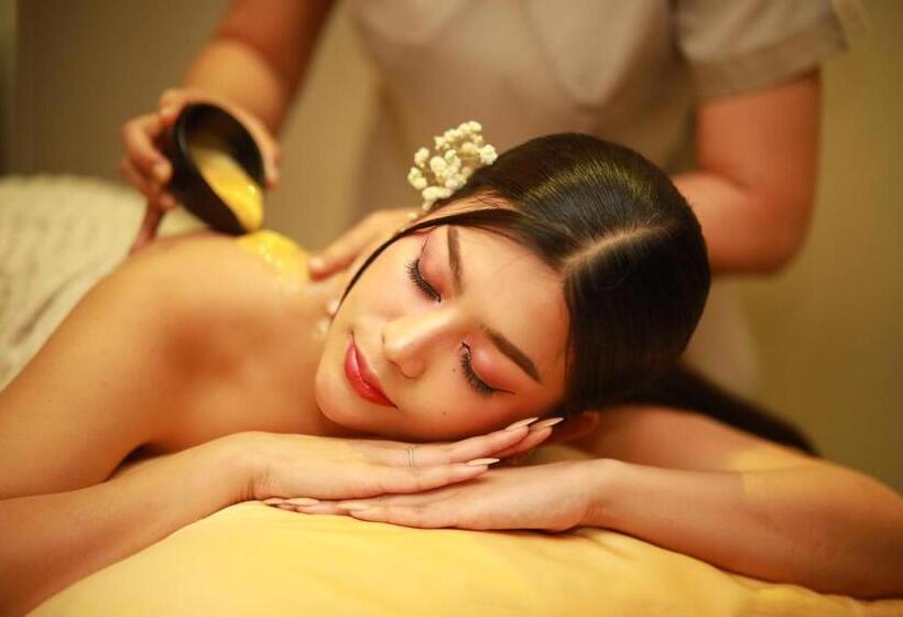 استراحتگاه Amphawa Nanon Hotel & Spa