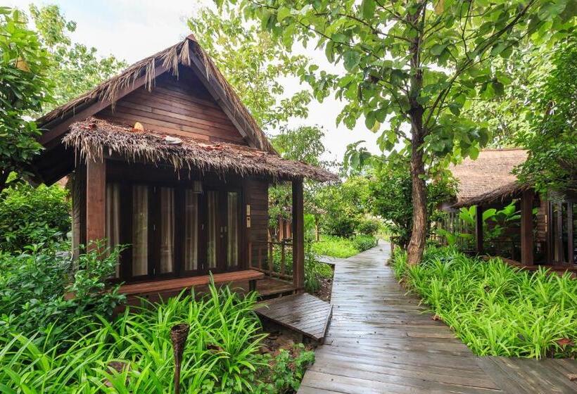استراحتگاه Azalea Village