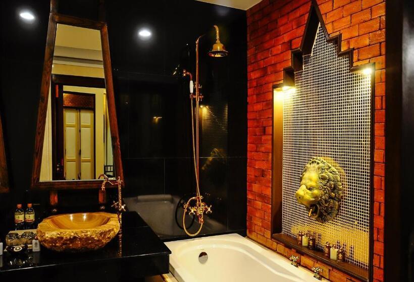 استراحتگاه Chuchaiburi Sri Amphawa