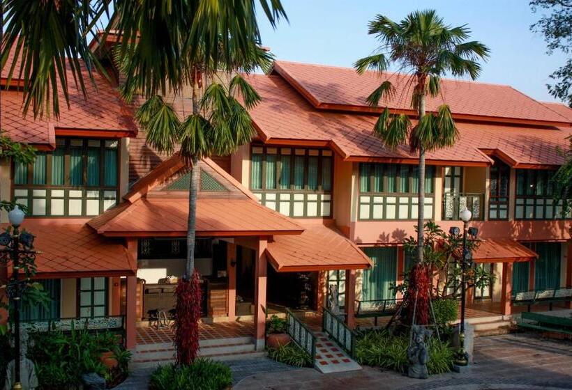 استراحتگاه Chuchaiburi Sri Amphawa
