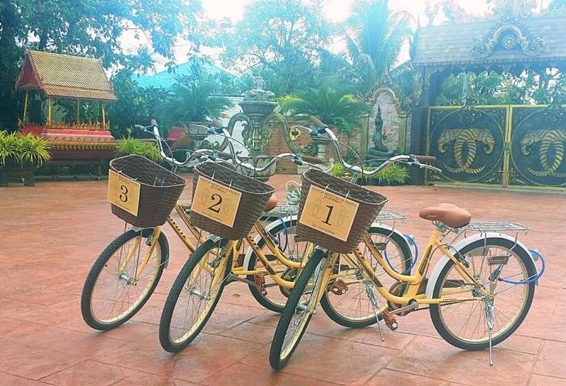 استراحتگاه Chuchaiburi Sri Amphawa