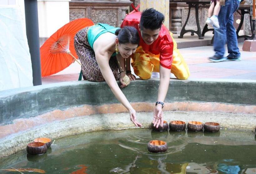 استراحتگاه Chuchaiburi Sri Amphawa