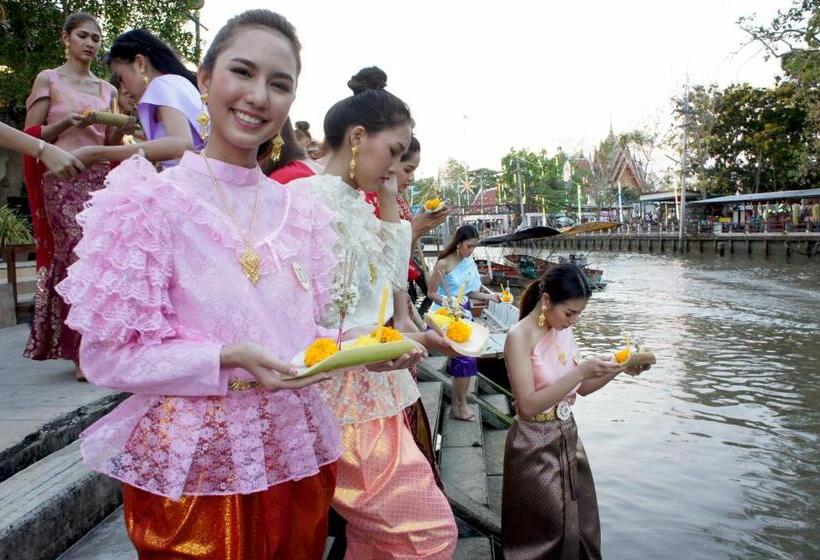 استراحتگاه Chuchaiburi Sri Amphawa