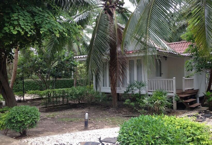 Young Coconut Garden Home Resort