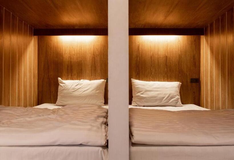 Bed Addict Hostel