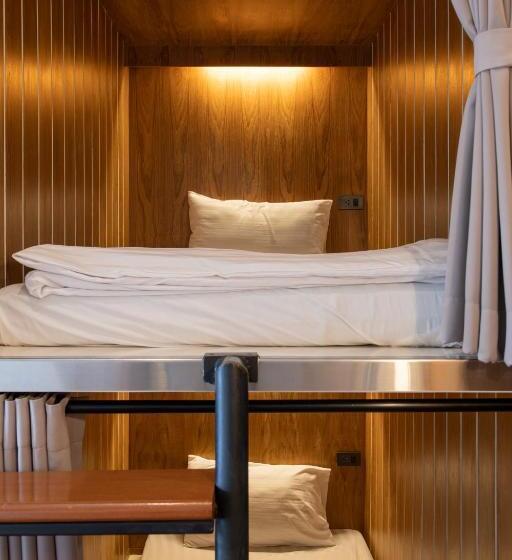 Bed Addict Hostel