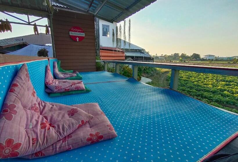 تختخواب و صبحانه Bua Patumma Resort
