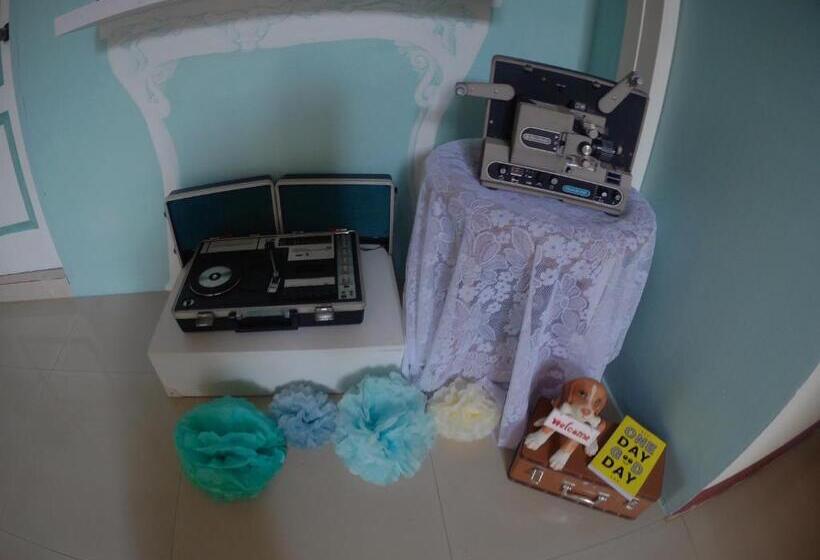 تختخواب و صبحانه Nt House