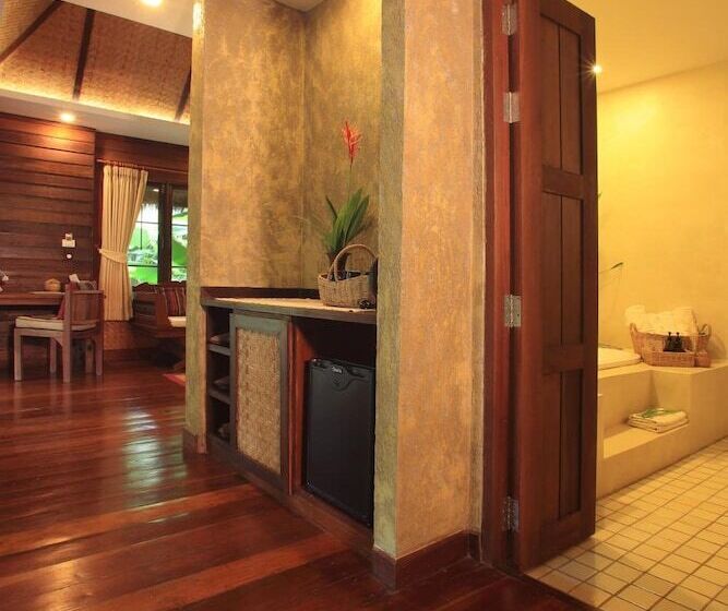 هتل Azalea Village Wellness Resort