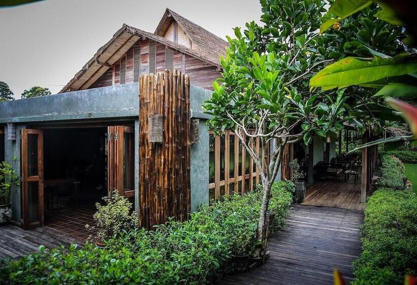 هتل Azalea Village Wellness Resort