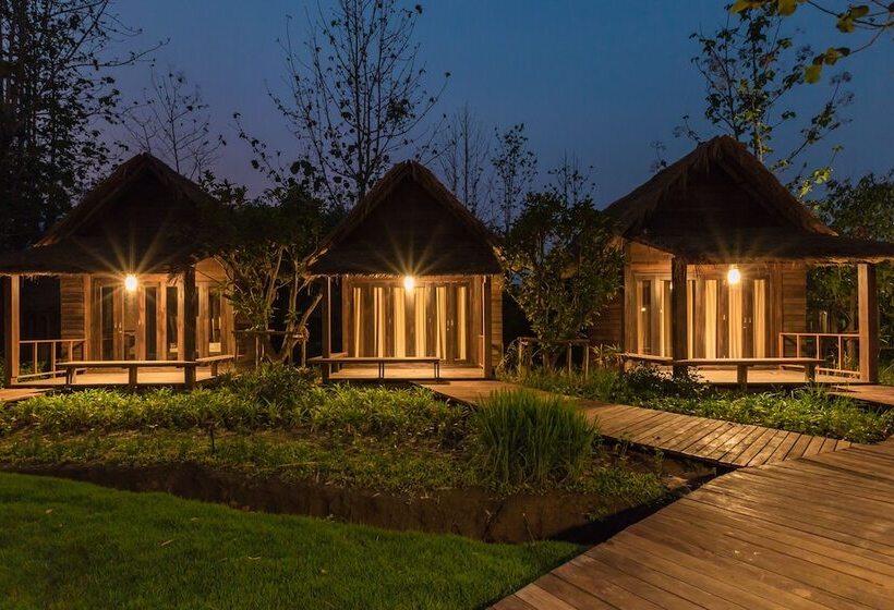 هتل Azalea Village Wellness Resort