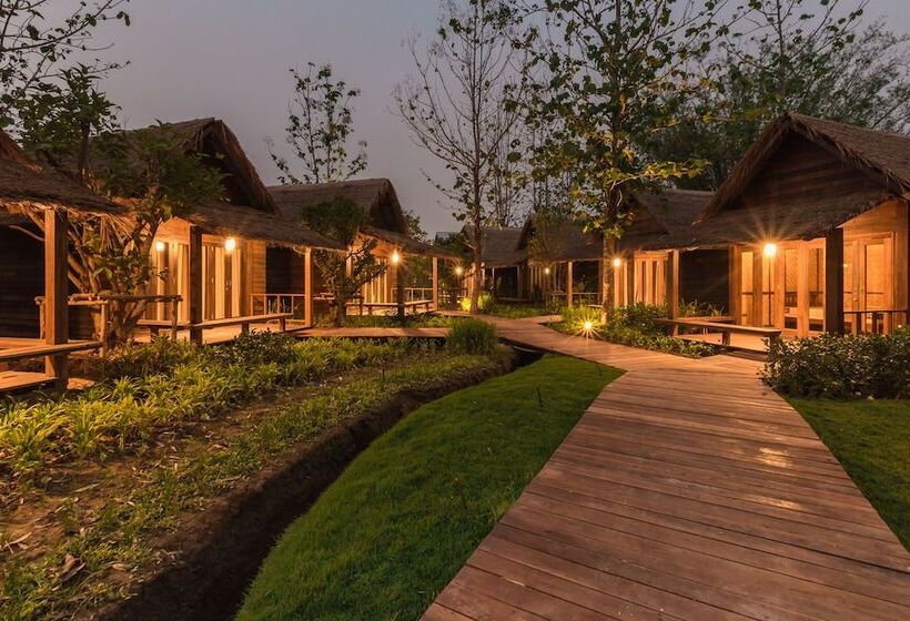 هتل Azalea Village Wellness Resort