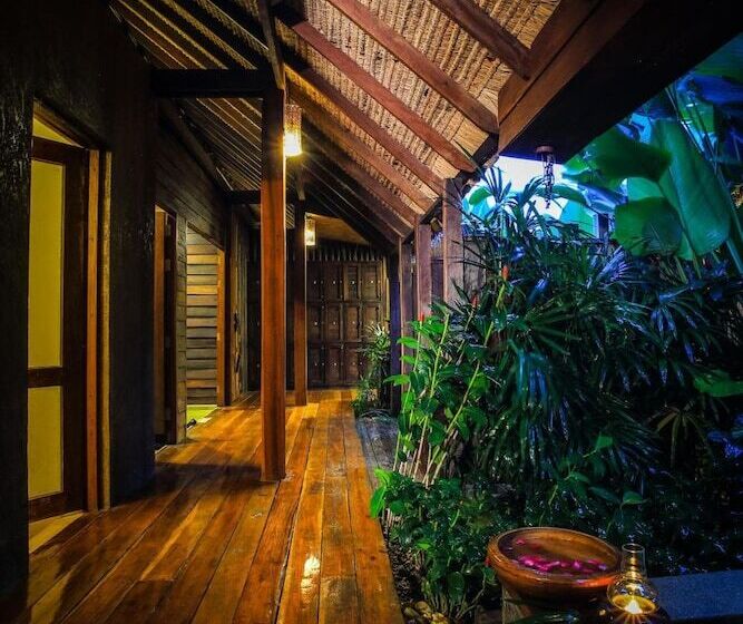 هتل Azalea Village Wellness Resort