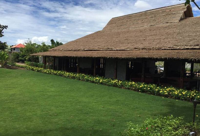 هتل Azalea Village Wellness Resort