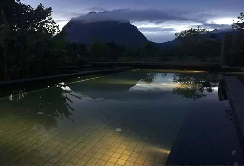 هتل Azalea Village Wellness Resort
