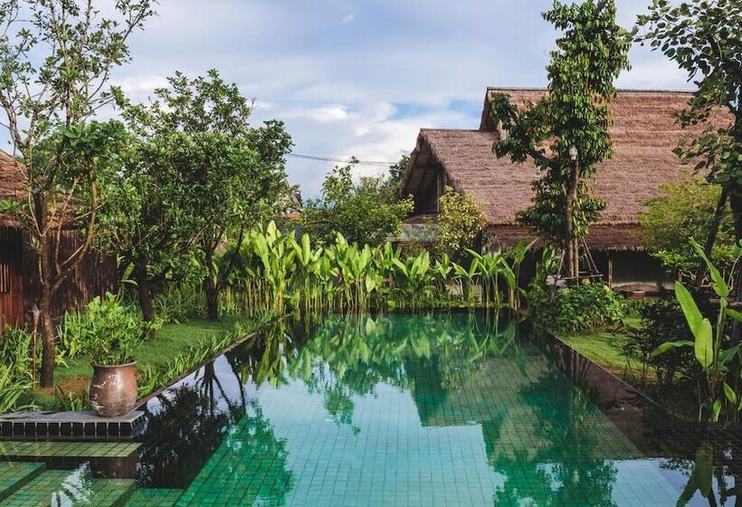 هتل Azalea Village Wellness Resort