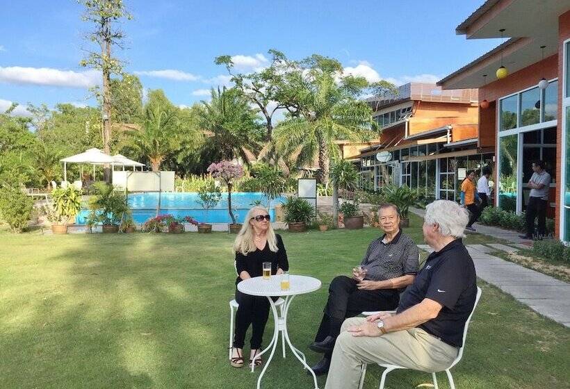בית מלון כפרי Baan Suan Khun Ta And Golf Resort