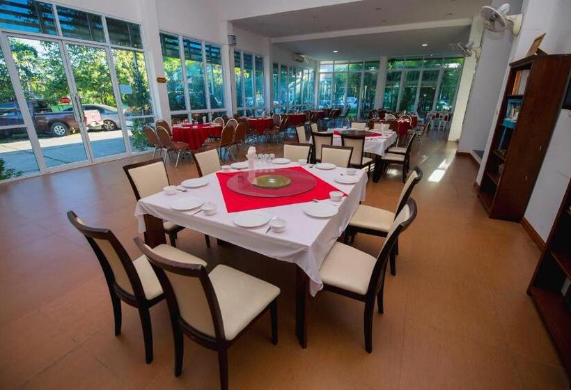 בית מלון כפרי Baan Suan Khun Ta And Golf Resort
