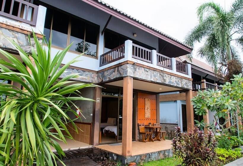 هتل Baanrimnam Resort Trat