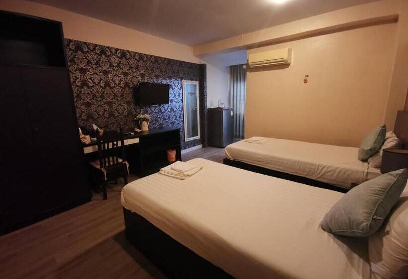 هتل Metro Residence