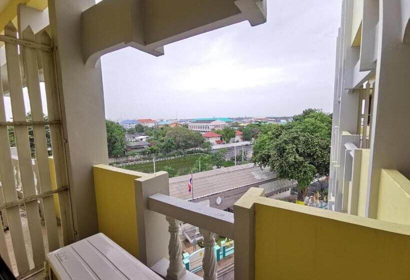 هتل Metro Residence