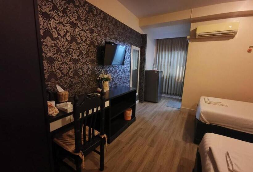 هتل Metro Residence