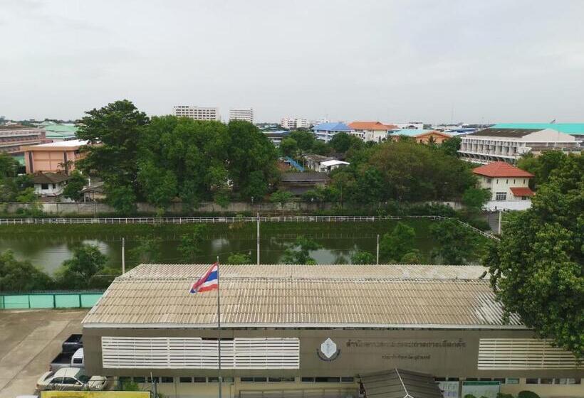 هتل Metro Residence