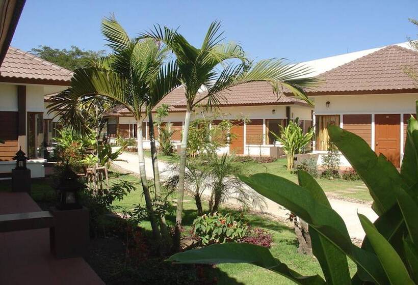 בית מלון כפרי Nongkhai Tavilla Resort And Convention Center