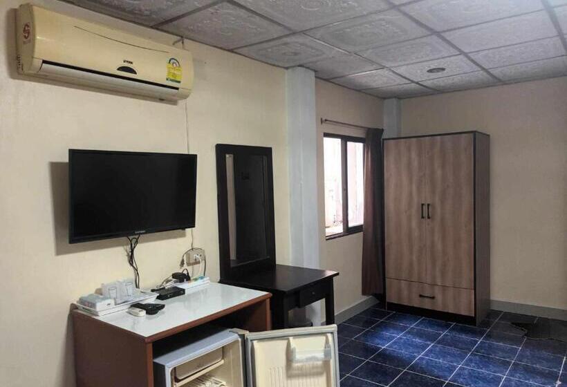호텔 Patong Rose Guest House 50m To Beach