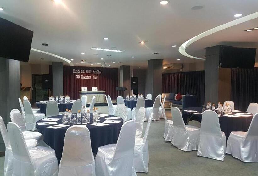 هتل The Loft Seaside Sriracha