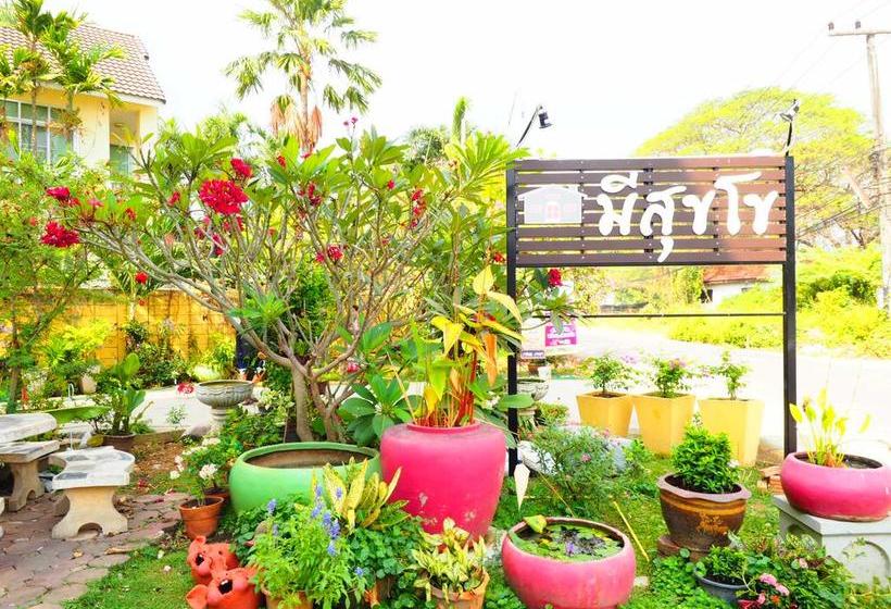 تختخواب و صبحانه Banmeesukko Phitsanulok