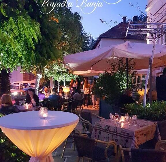 تختخواب و صبحانه Luxury Rooms Minjon