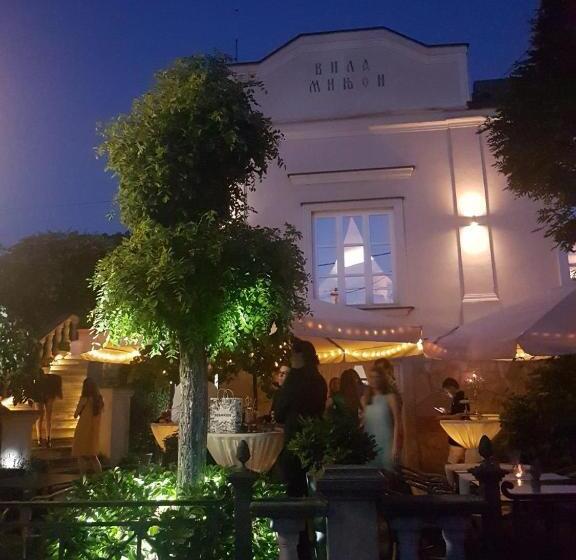 تختخواب و صبحانه Luxury Rooms Minjon