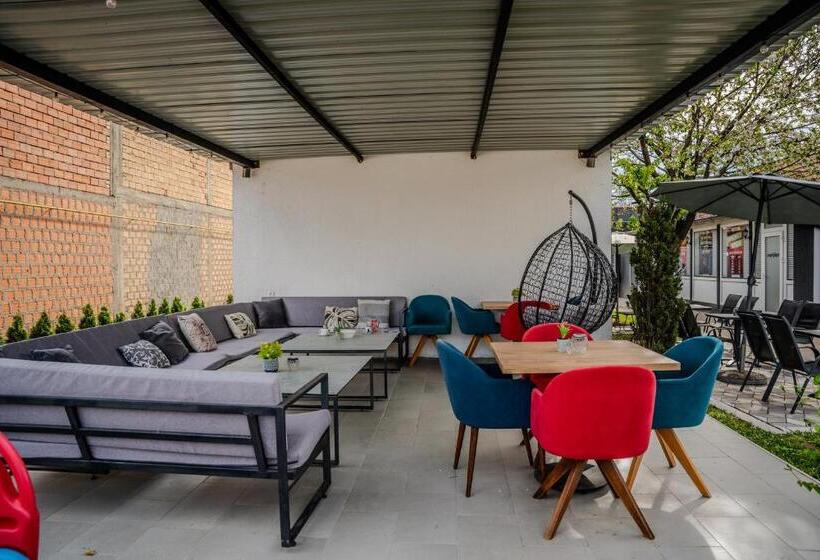 تختخواب و صبحانه Plaza La   Night And Spa