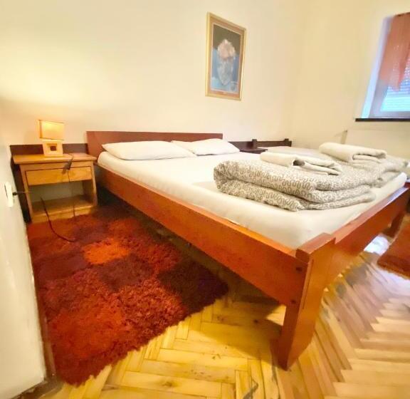 تختخواب و صبحانه Vila Regina