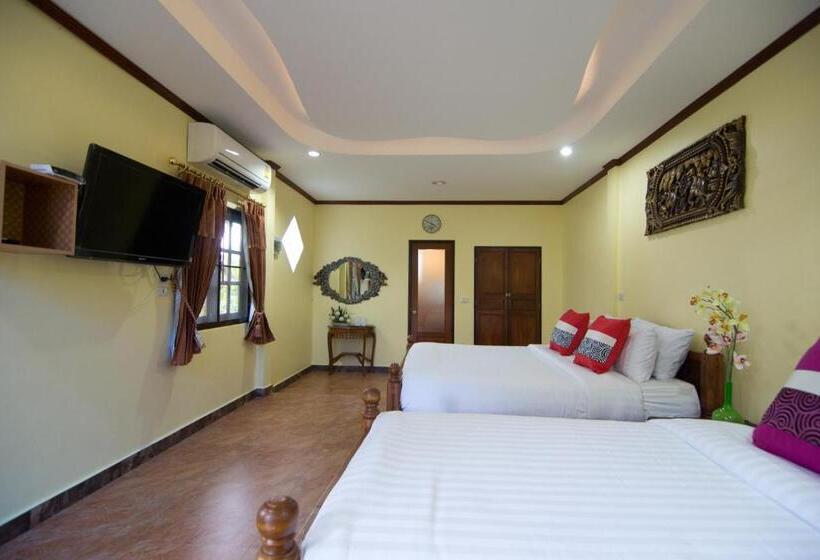 Bueng Bua Thong Resort