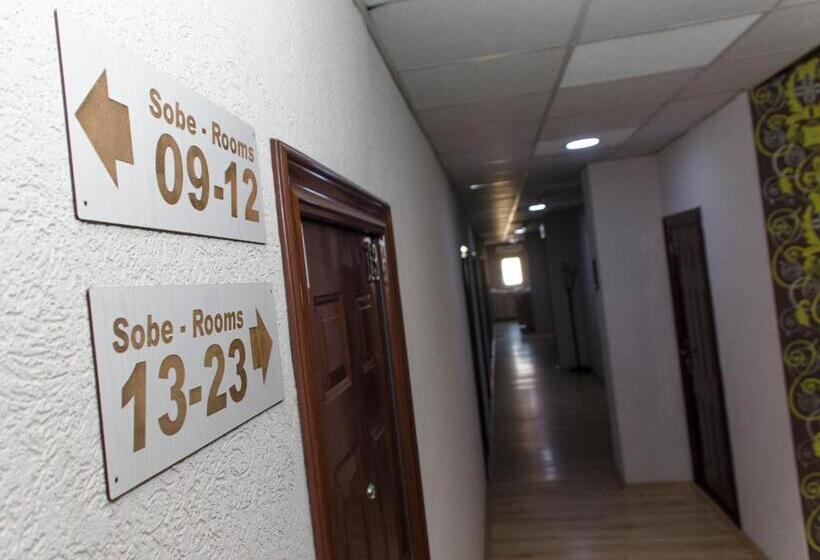 Garni Hotel Tri O