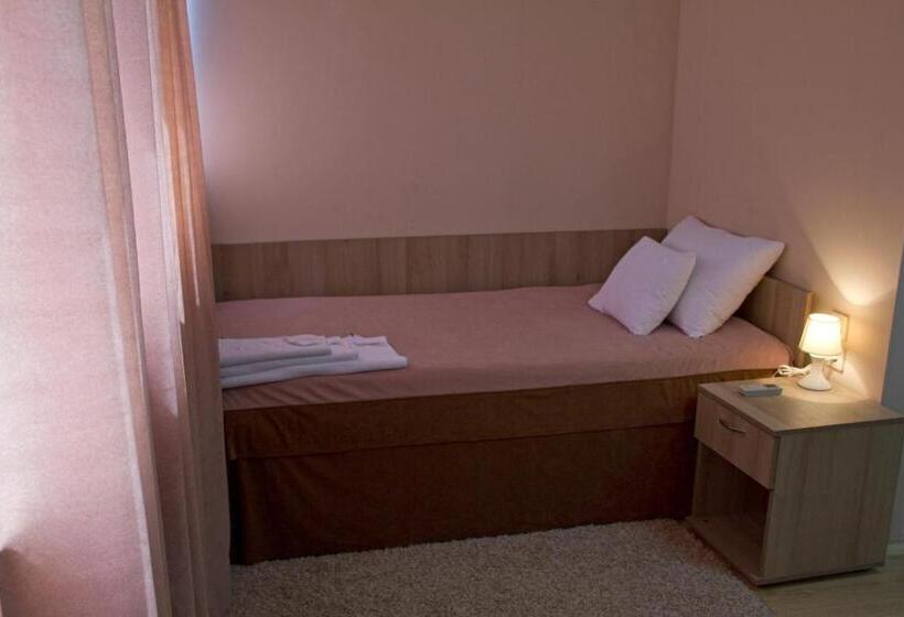 Garni Hotel Tri O