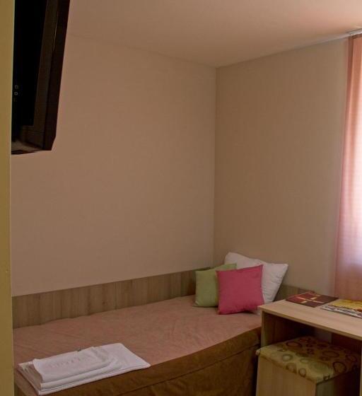 Garni Hotel Tri O