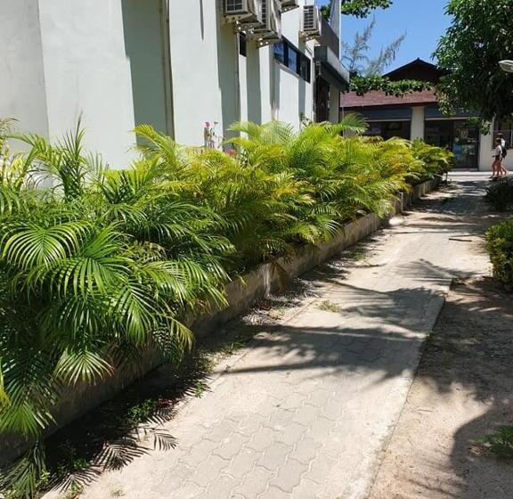 هتل Island Spa Resort