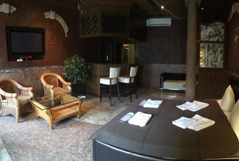 هتل Nevsky House